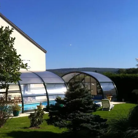 Tranquil Holiday In Sur Meuse With Pool Prázdninový dům